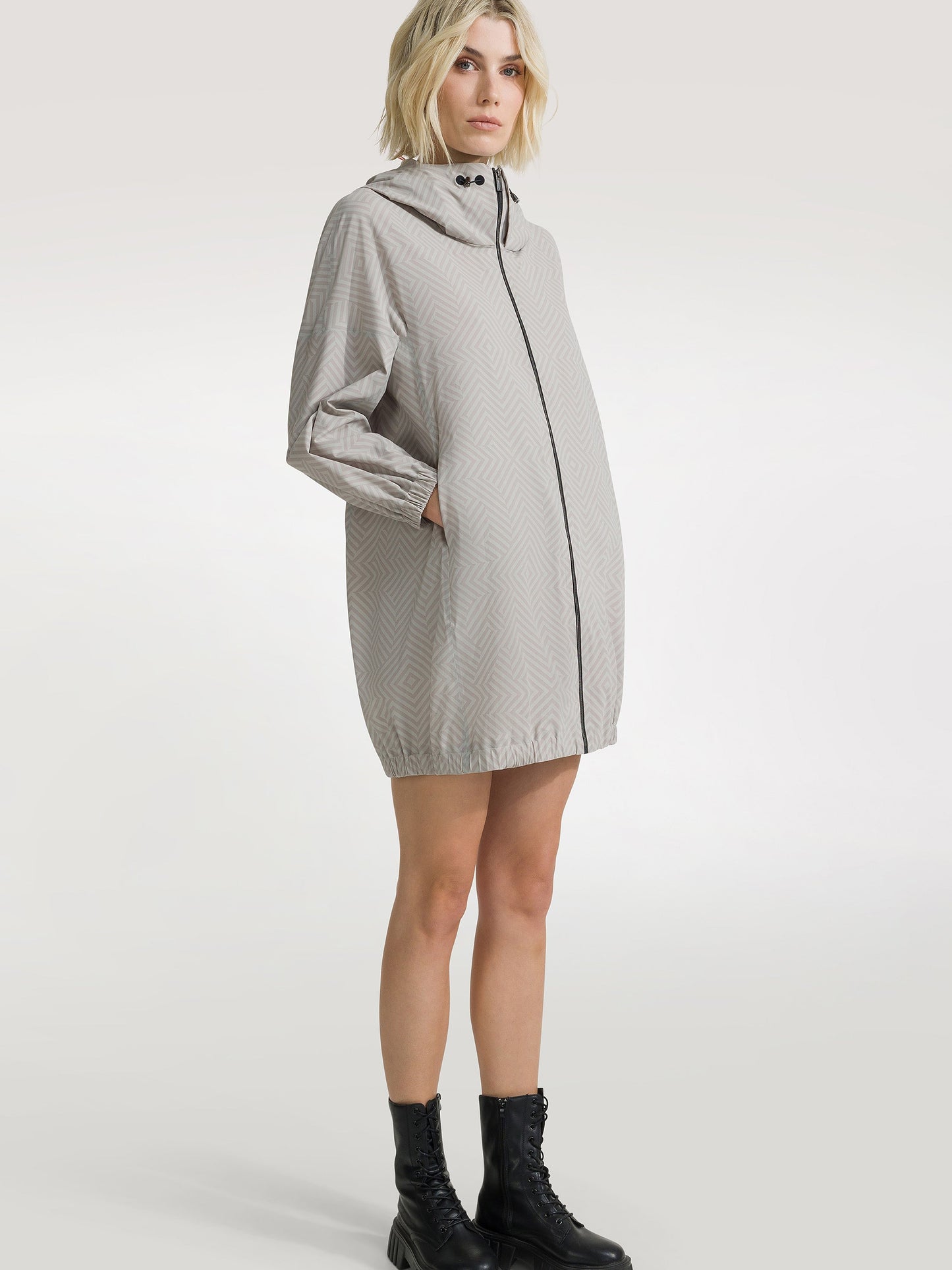 Razzle Dazzle Parka Over Wom Jkt