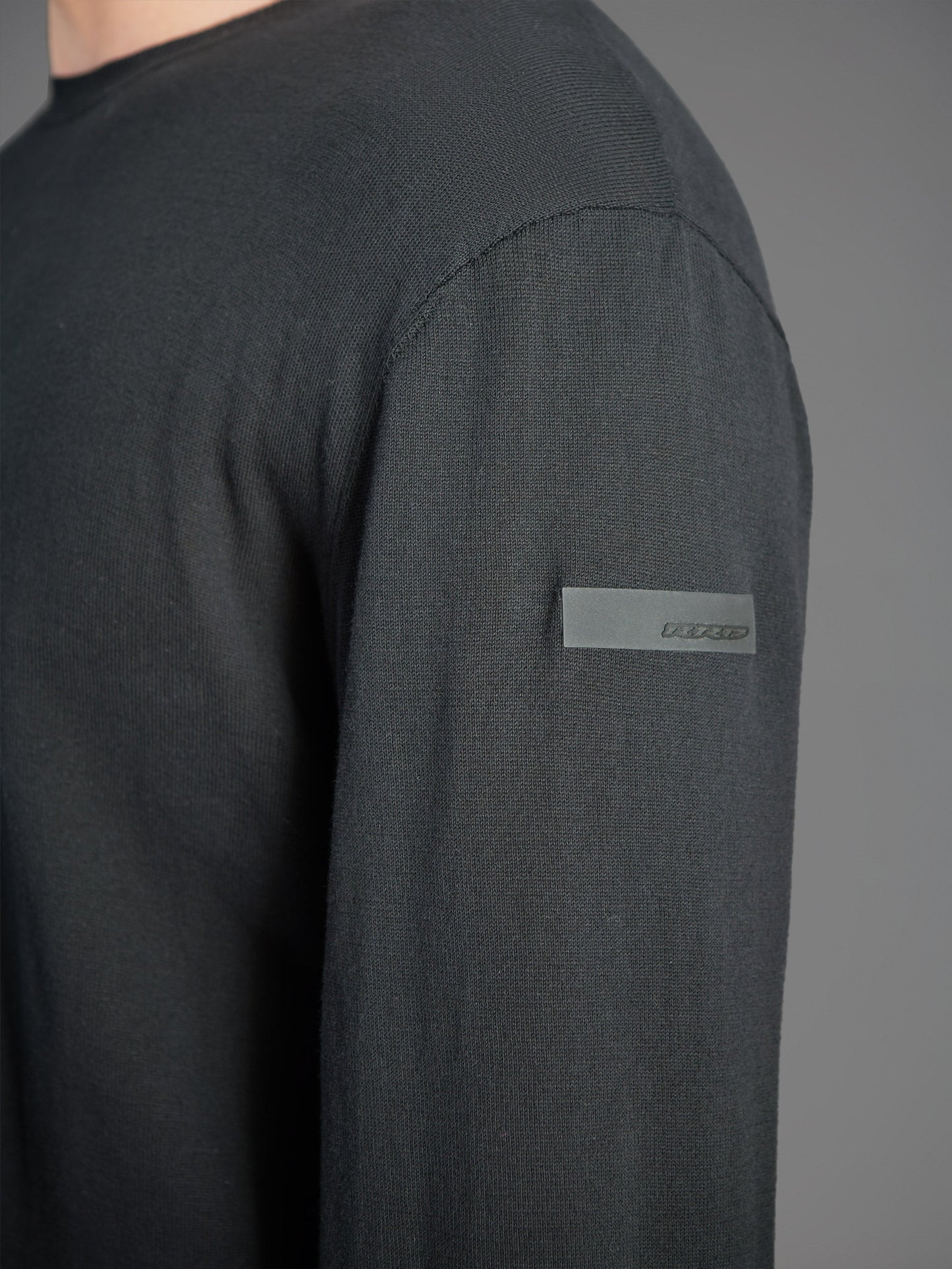 Intarzia Round Knit