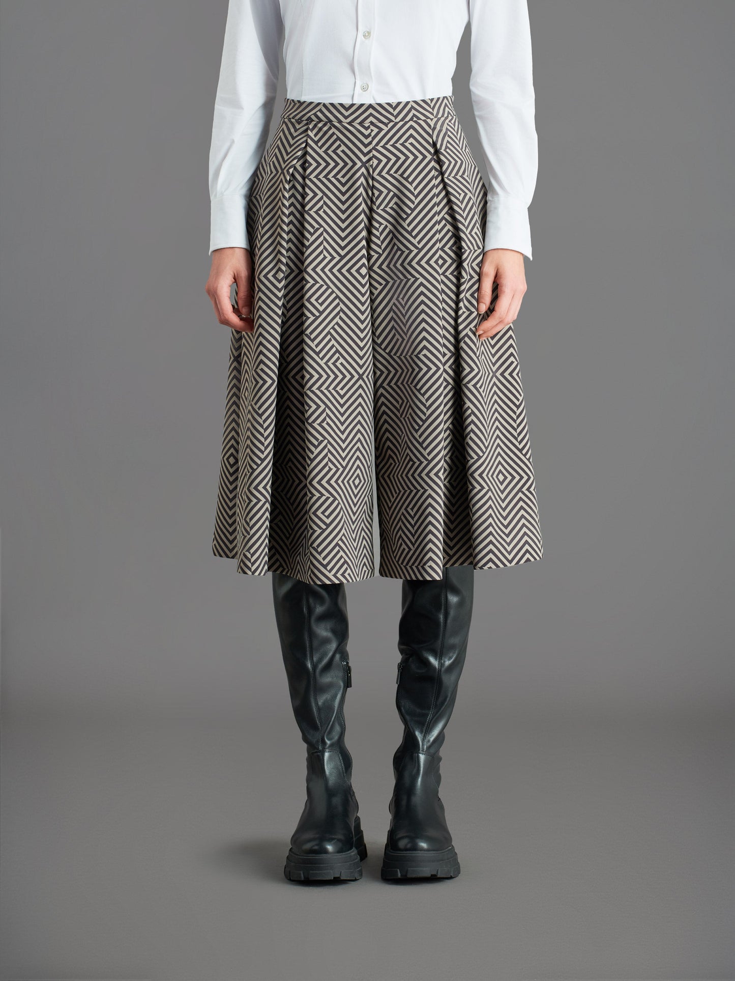 Razzle Dazzle Gopa Wom Skirt