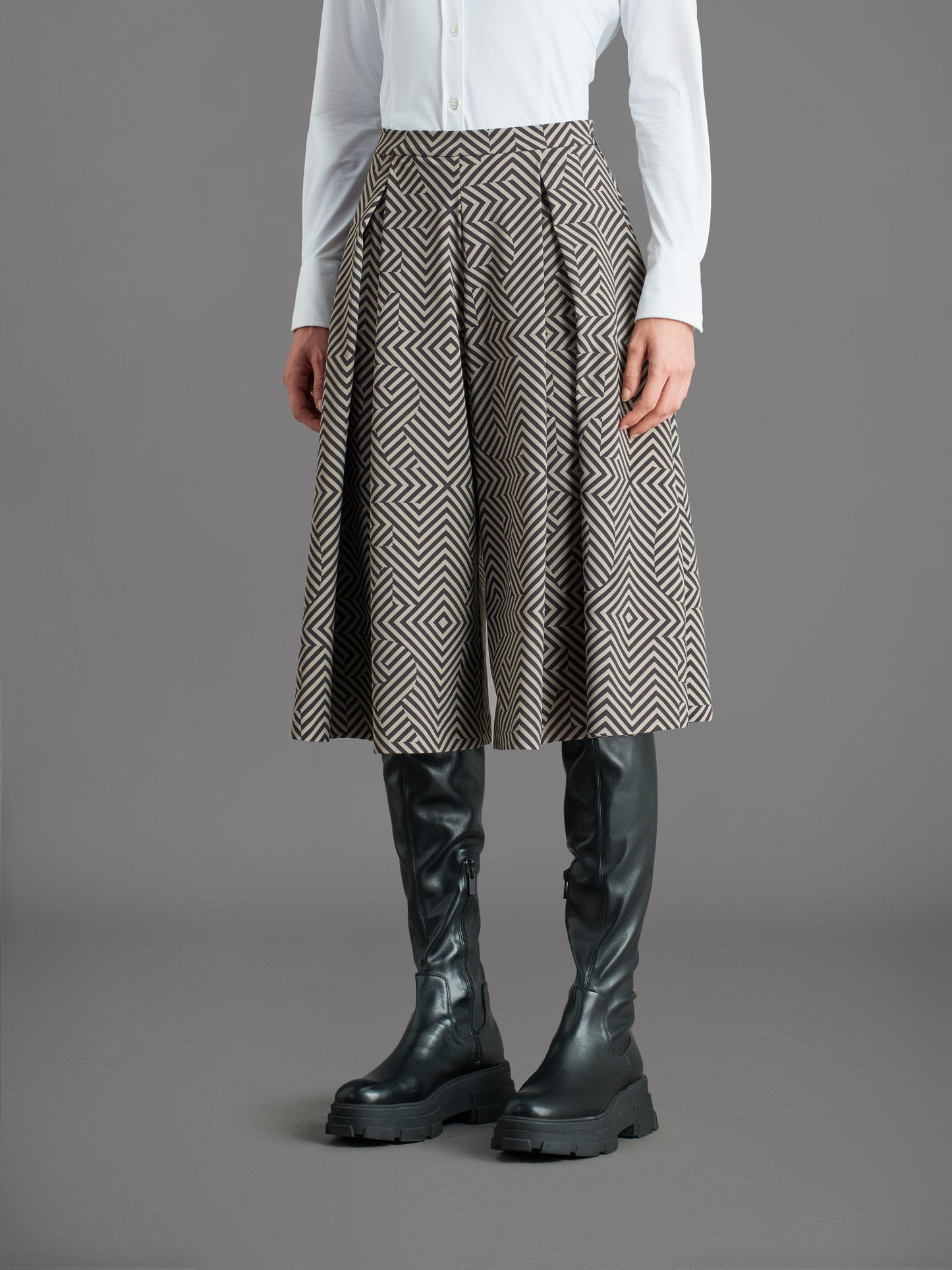 Razzle Dazzle Gopa Wom Skirt