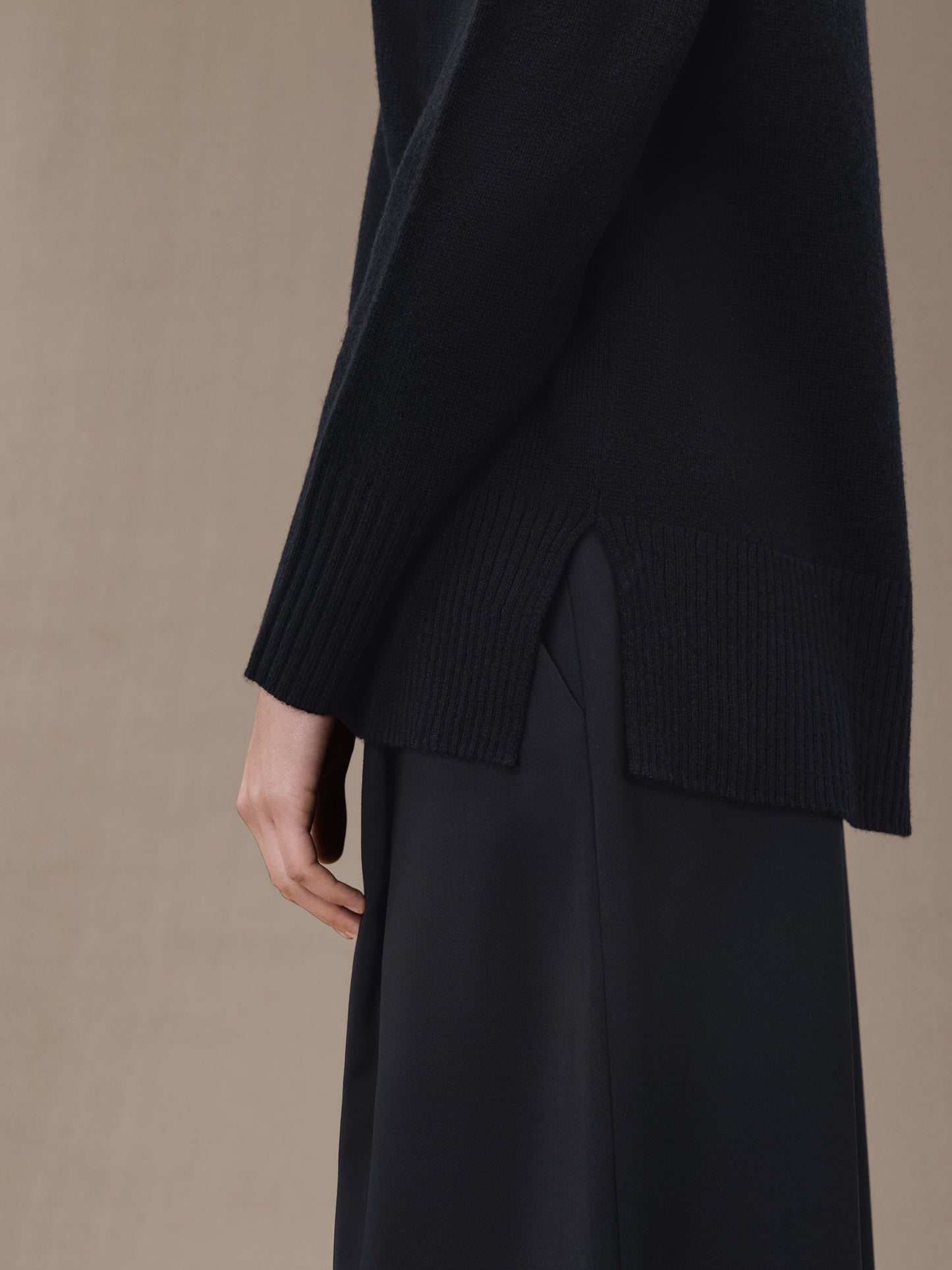 Furbi Wool V-Neck Wom Knit