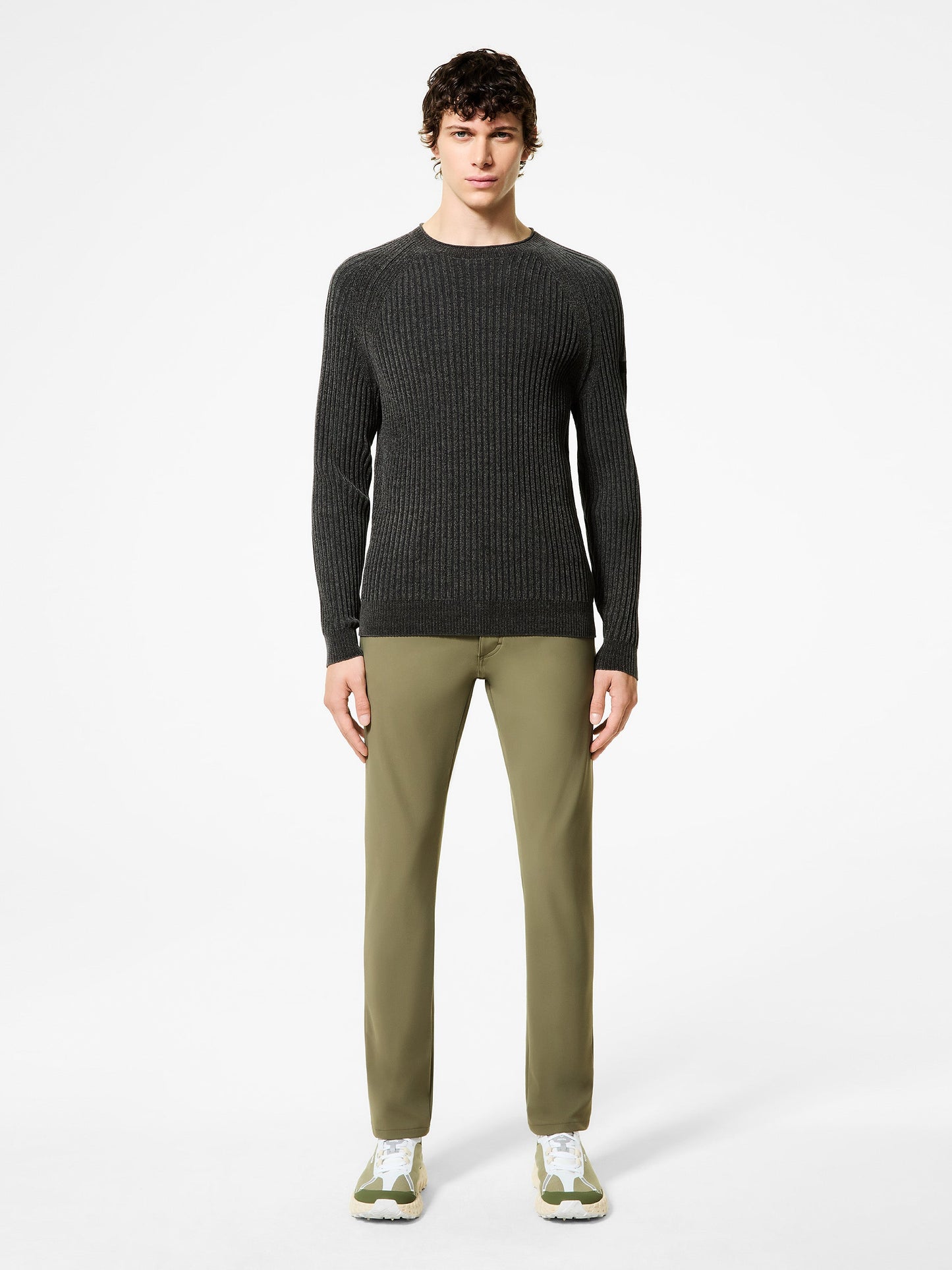 Velvet Rave Round Knit