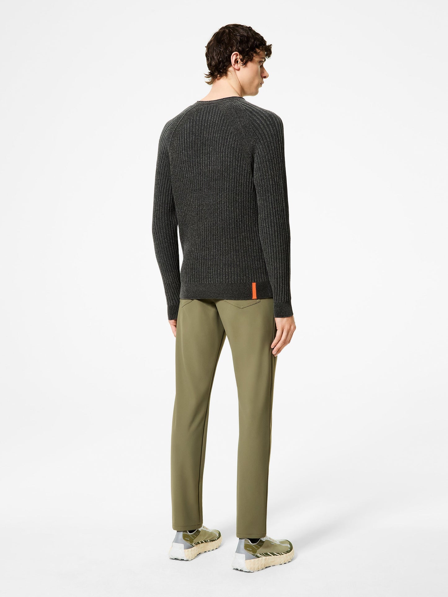 Velvet Rave Round Knit