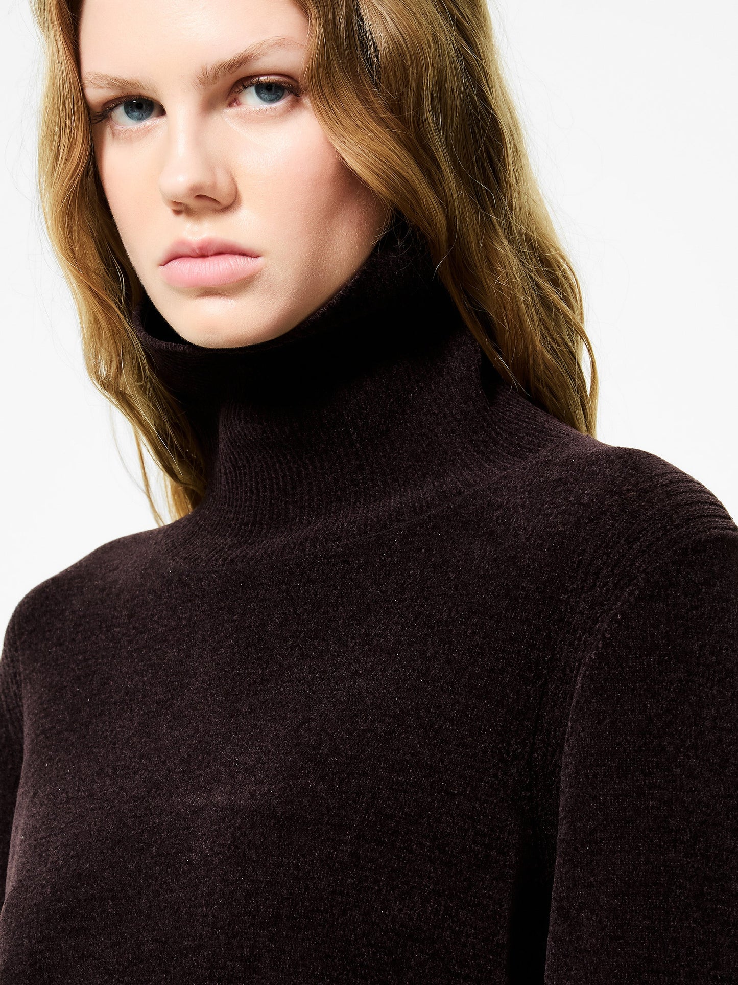 Velvet Vent Turtleneck Wom Knit